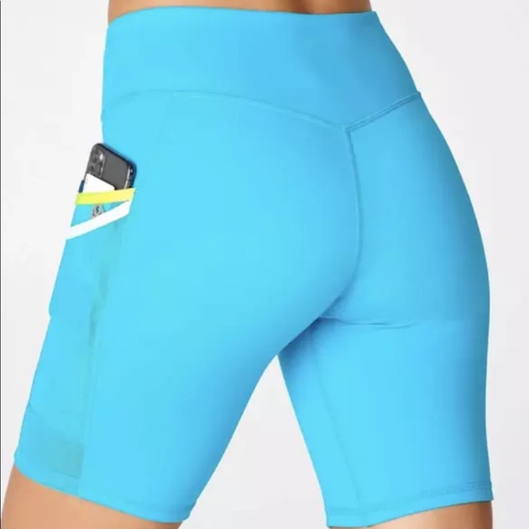 Fabletics Motion 365 Trinity Shorts - Picture 2 of 8